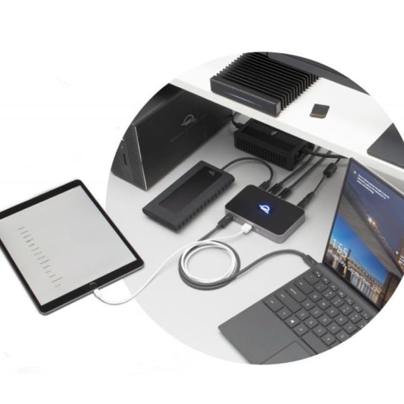 Thunderbolt Hub - Black (C03) - Picture 5 of 6